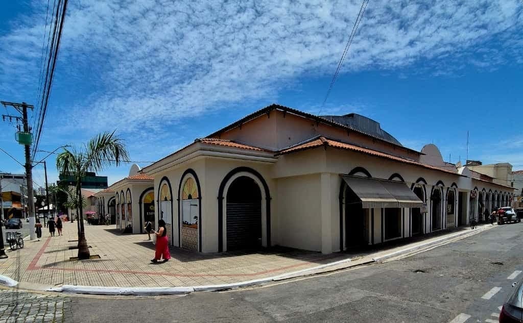 Fachada do prédio histórico do Mercado Municipal de Guaratinguetá, de 1889