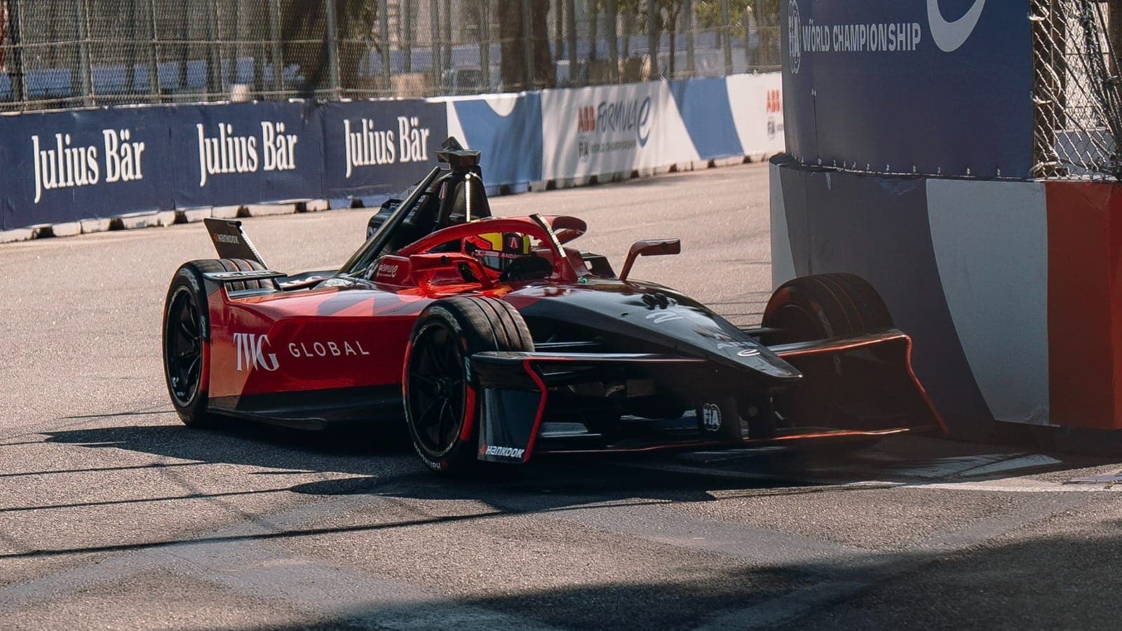 Britânico perdeu a decisão da pole para Pascal Wehrlein, mas herdou a posição após punição ao rival