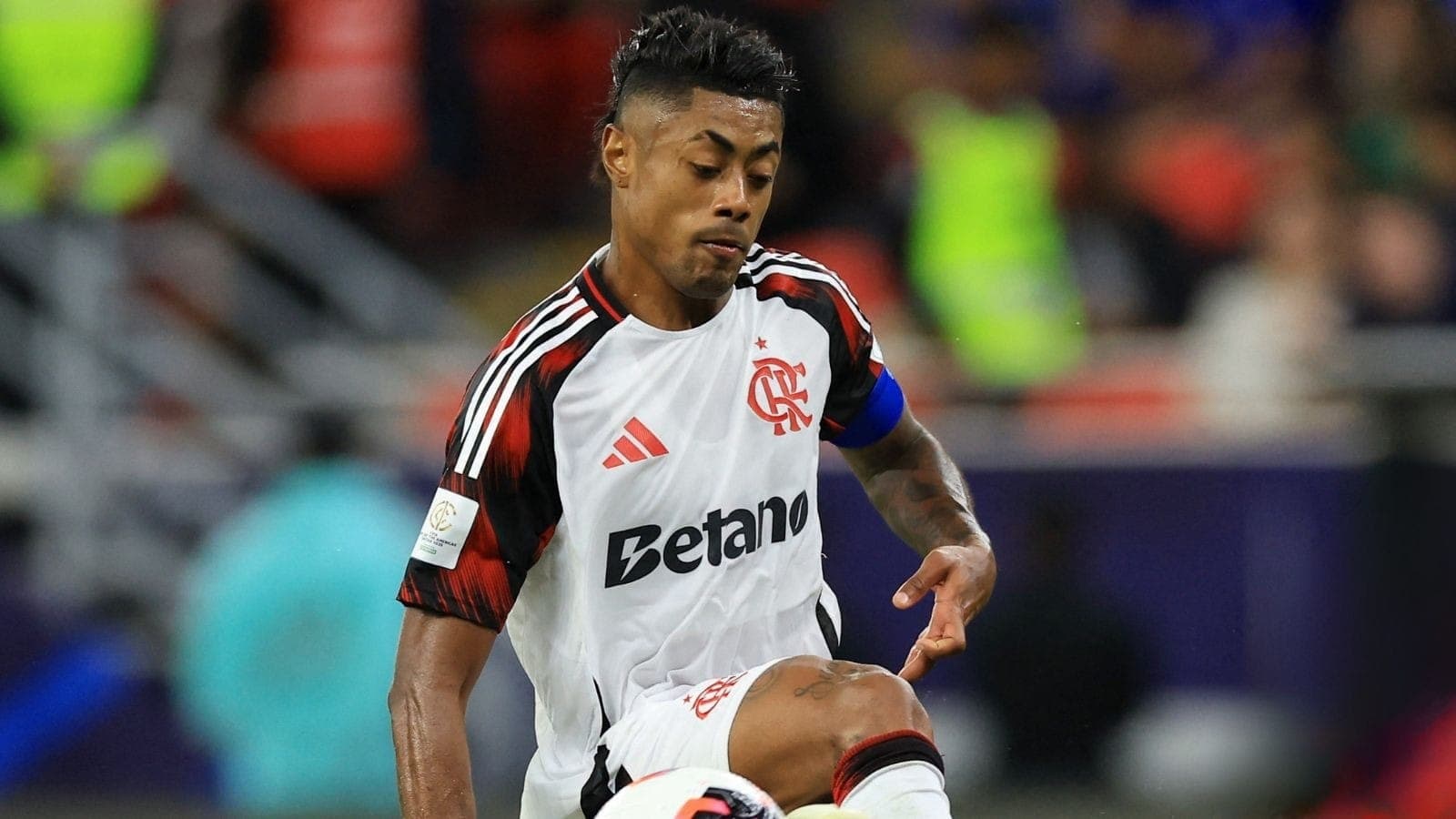 Bruno Henrique durante jogo contra o Cruz Azul
