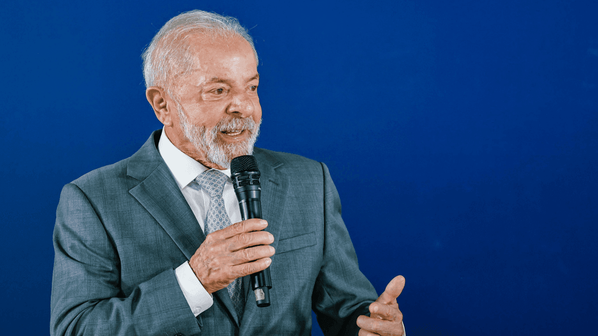 Presidente da República, Luiz Inácio Lula da Silva, durante reunião ministerial. Residência Oficial da Granja do Torto