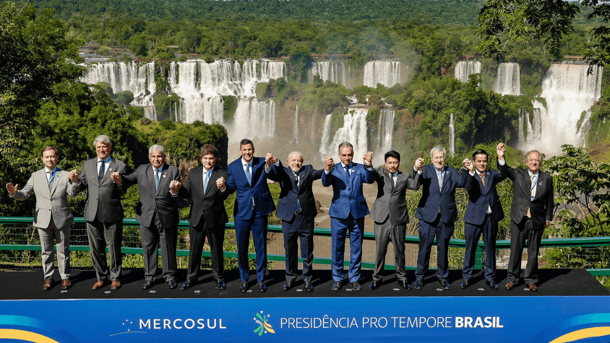 Presidente da República, Luiz Inácio Lula da Silva, fotografia oficial dos Presidentes e Chefes de Delegação dos Estados Partes do Mercosul e dos Estados Associados