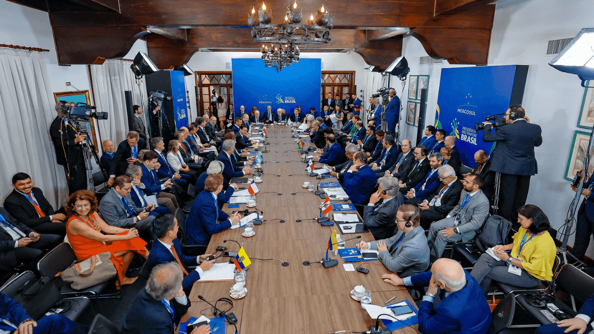 Presidente da República, Luiz Inácio Lula da Silva, sessão Plenária da Cúpula de Presidentes e Chefes de Delegação dos Estados Partes do Mercosul e dos Estados Associados