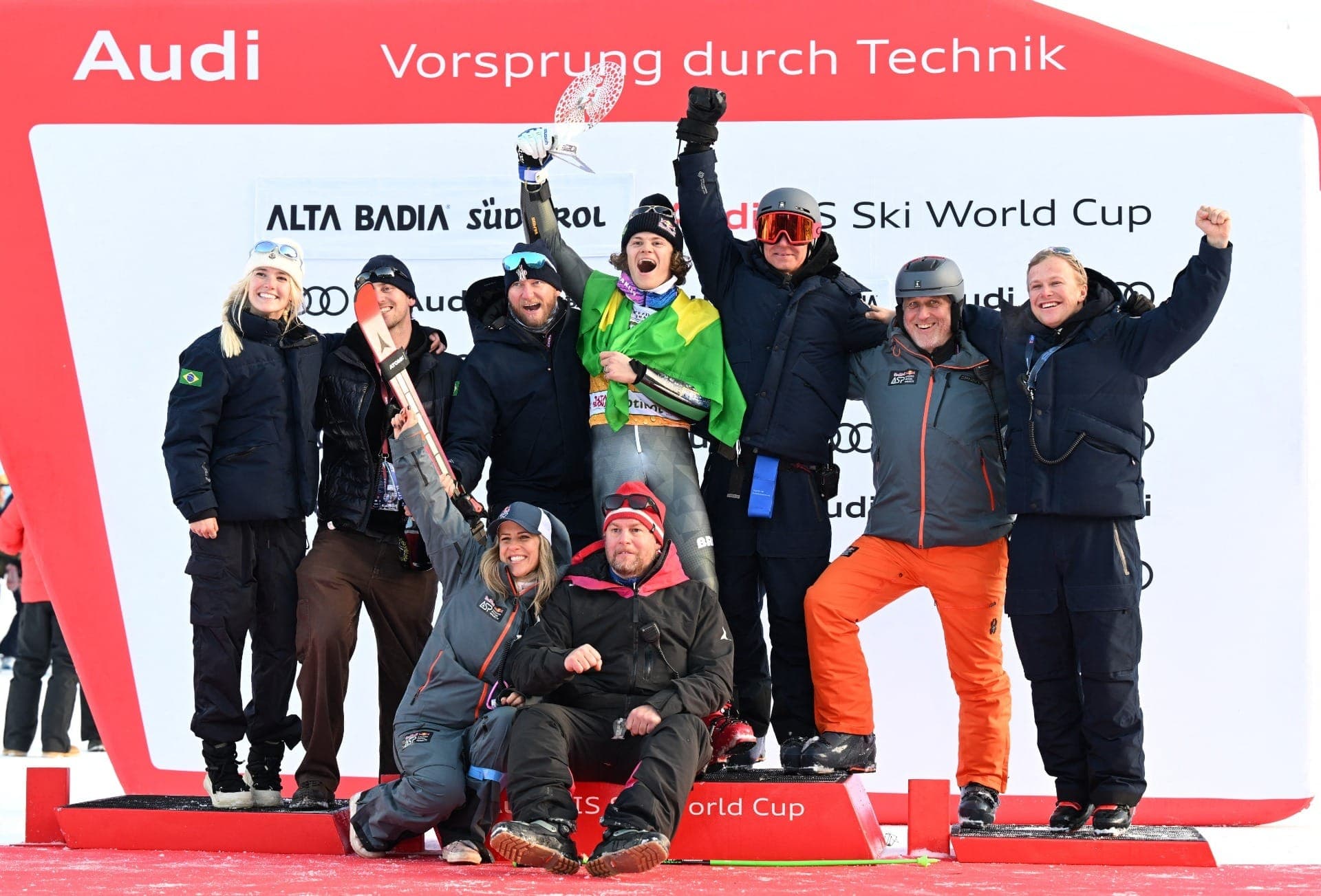 Lucas Braathen leva prata no slalom gigante em etapa italiana da Copa do Mundo de esqui