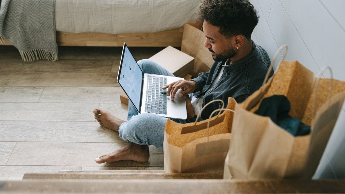A navegação anônima protege o histórico local, mas não garante anonimato na internet