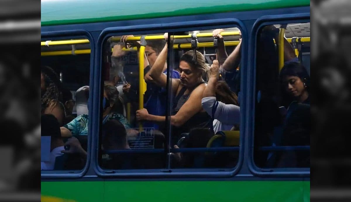 Greve de ônibus deixa milhares de passageiros sem transporte na manhã do Rio