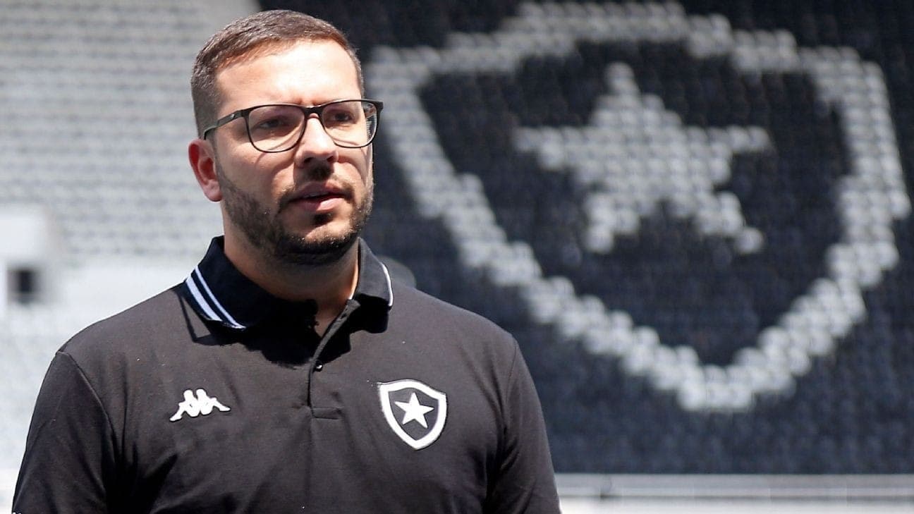 Corinthians estuda Alessandro Brito como novo executivo, afirma Craque Neto