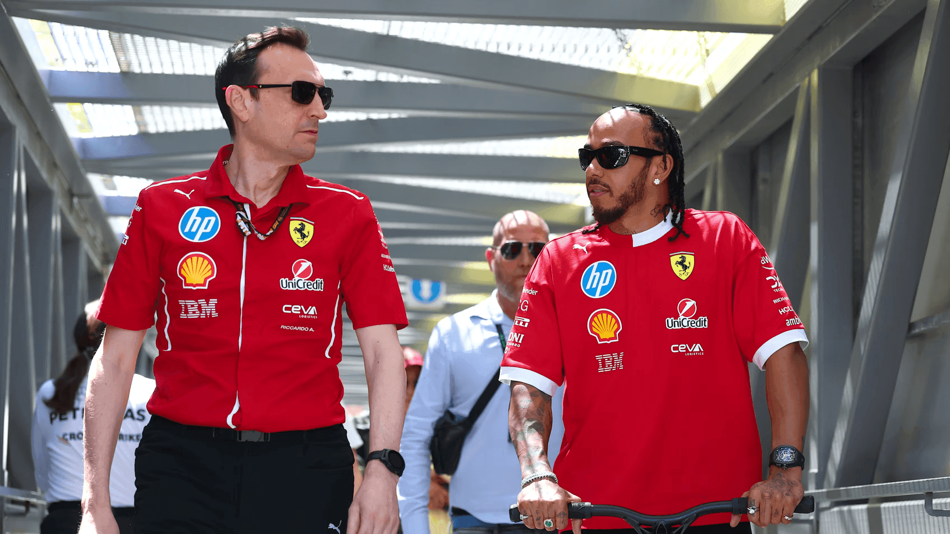 Ferrari anuncia troca de engenheiro de Lewis Hamilton para temporada 2026