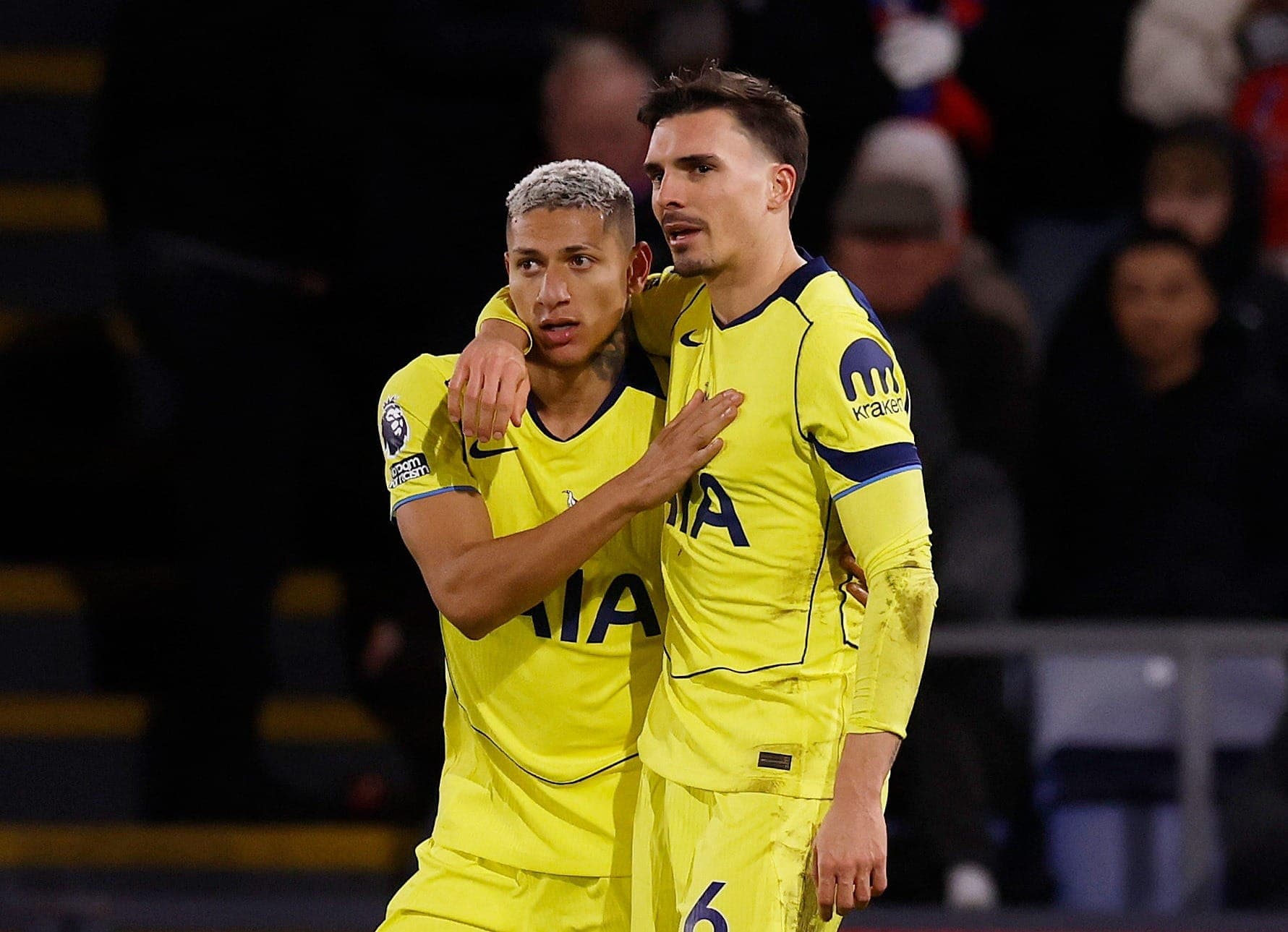 Com Richarlison, Tottenham vence Crystal Palace