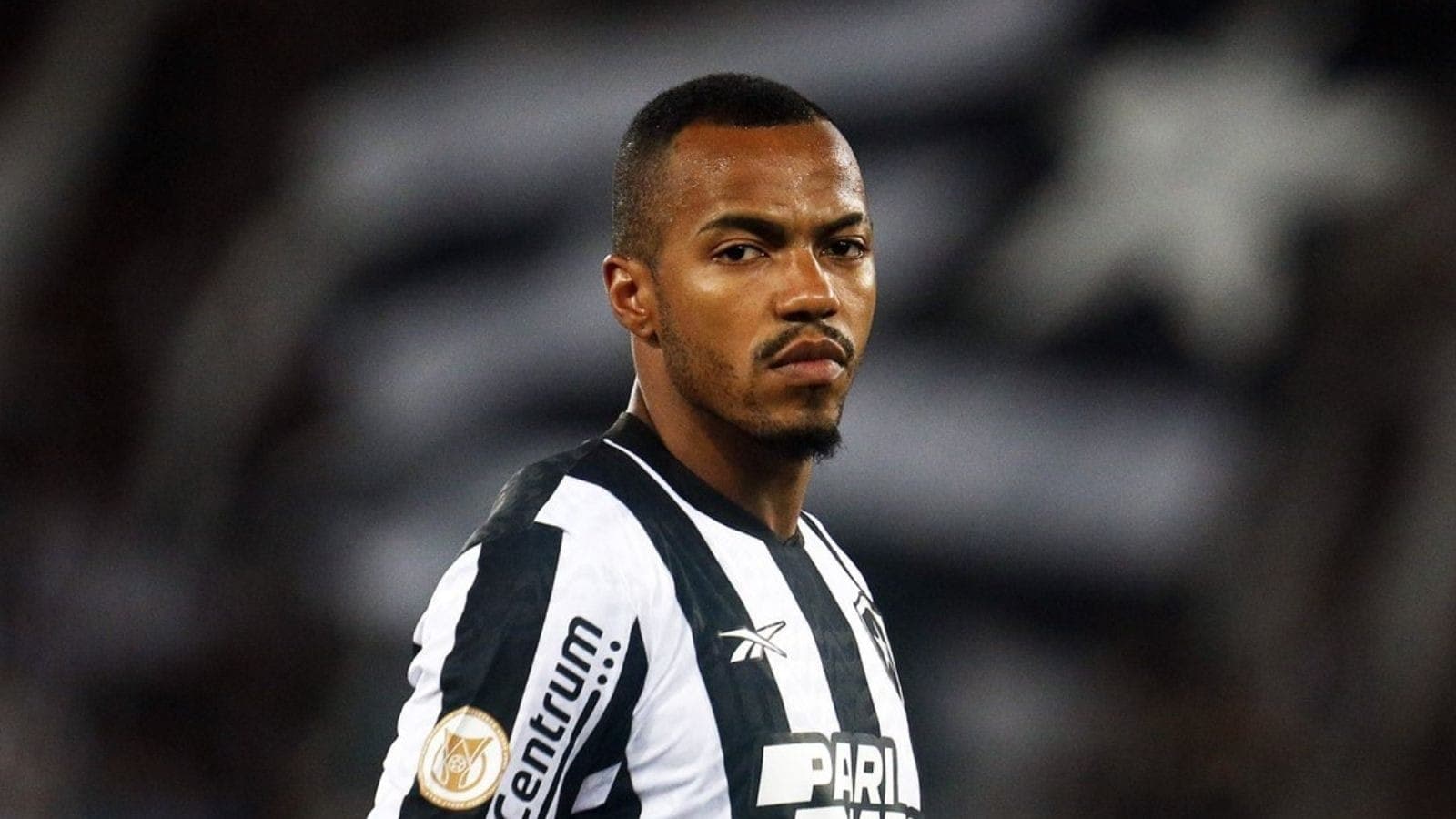 Marlon Freitas deve trocar o Botafogo pelo Palmeiras
