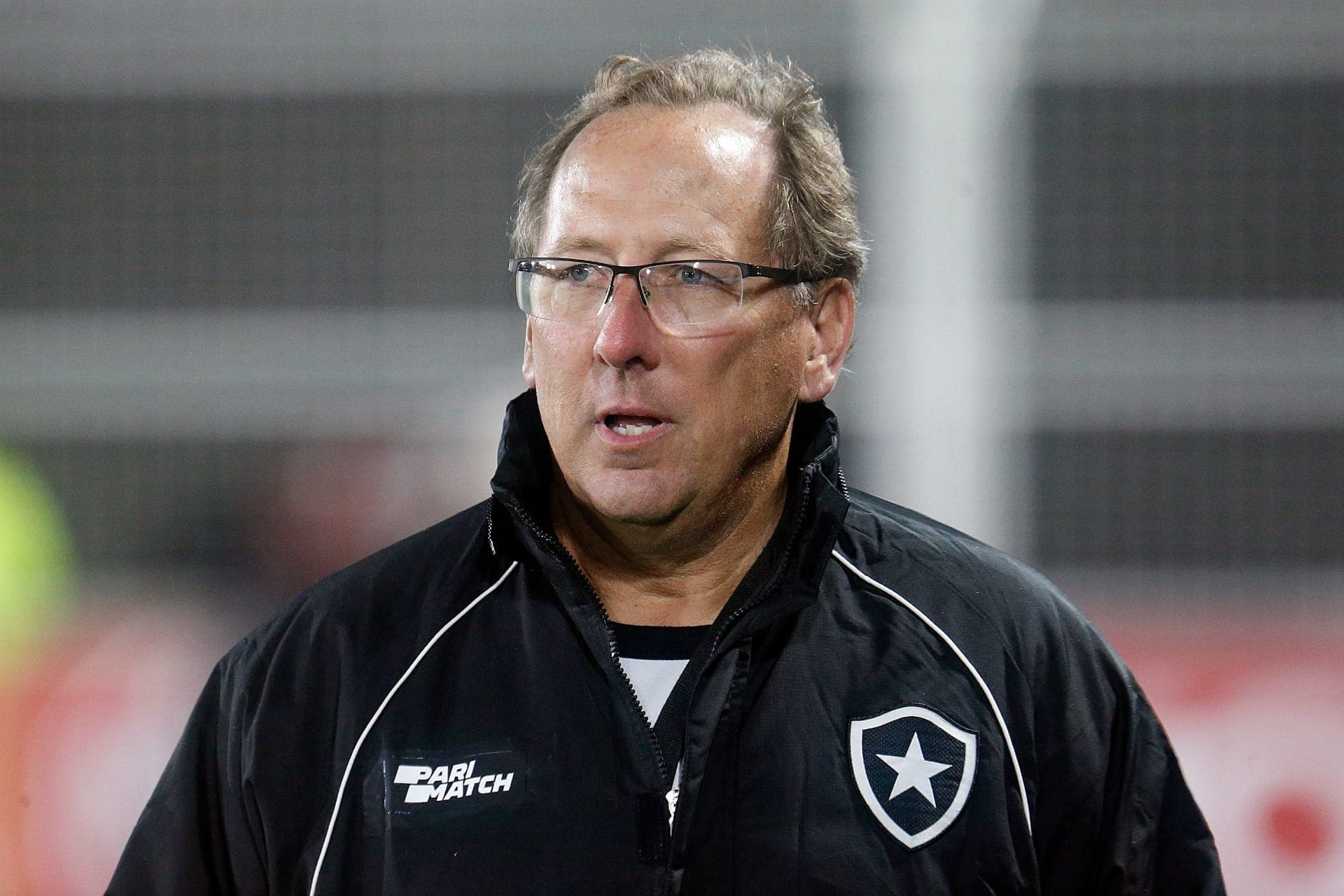 John Textor segue no comando da SAF do Botafogo, apesar do afastamento do controle da Eagle Football Holdings