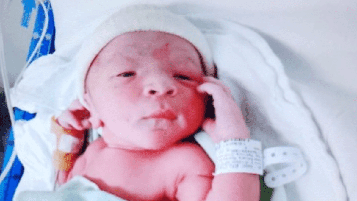 Isaías é o primeiro bebê nascido em 2026 no Hospital Municipal de São José
