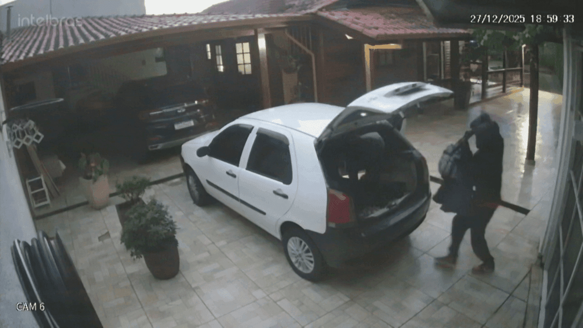 Quadrilha do controle clonado faz casal de idosos refém na Grande SP