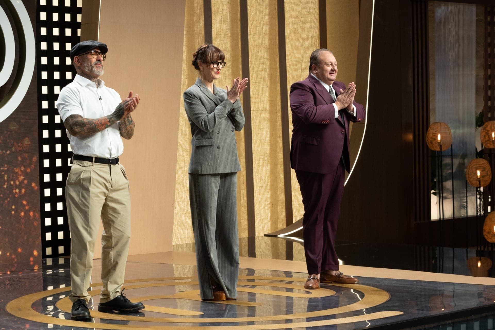Henrique Fogaça, Helena Rizzo e Erick Jacquin aplaudem o Top 5.