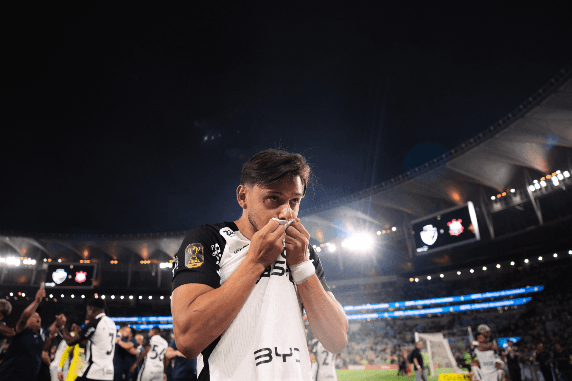 Ángel Romero se despede do Corinthians após somar 377 jogos, 67 gols e seis títulos em duas passagens pelo clube