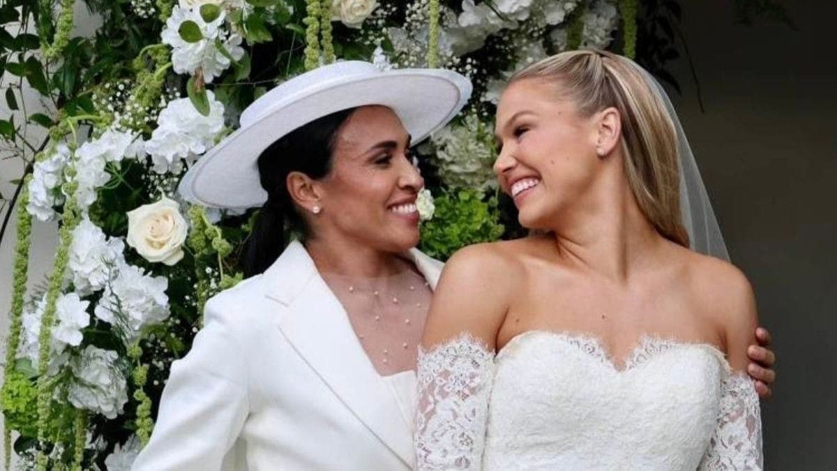 Marta oficializa união com Carrie Lawrence em cerimônia reservada nos EUA