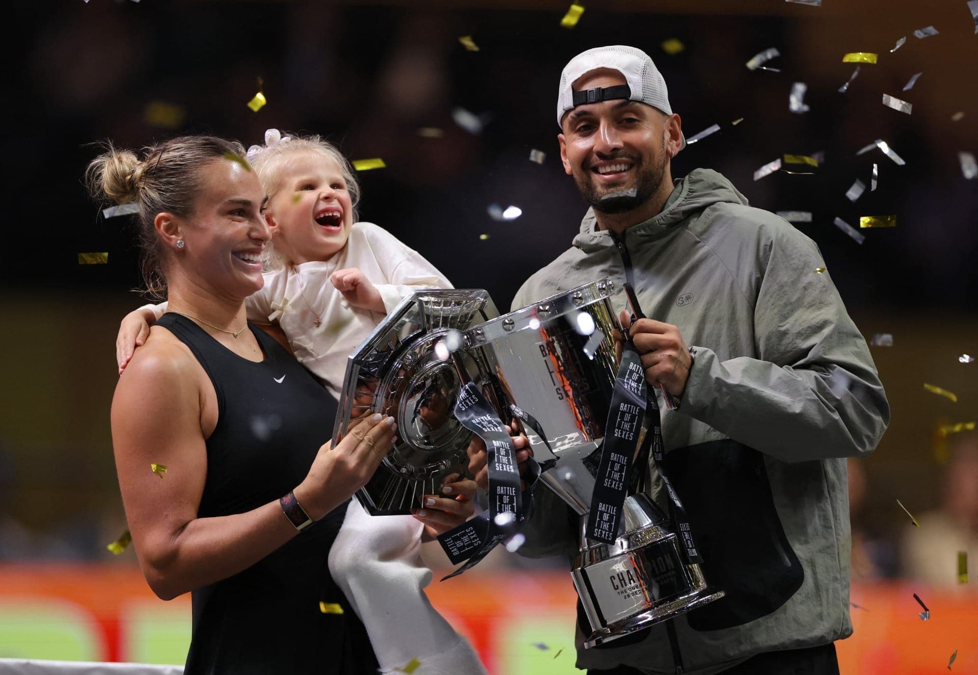 Sabalenka e Nick Kyrgios, após a "Batalha dos Sexos" do tênis, em 2025