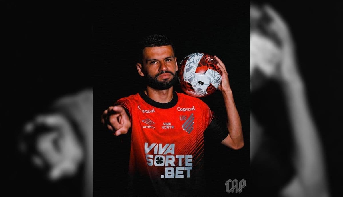 Jadson foi apresentado oficialmente pelo Athletico