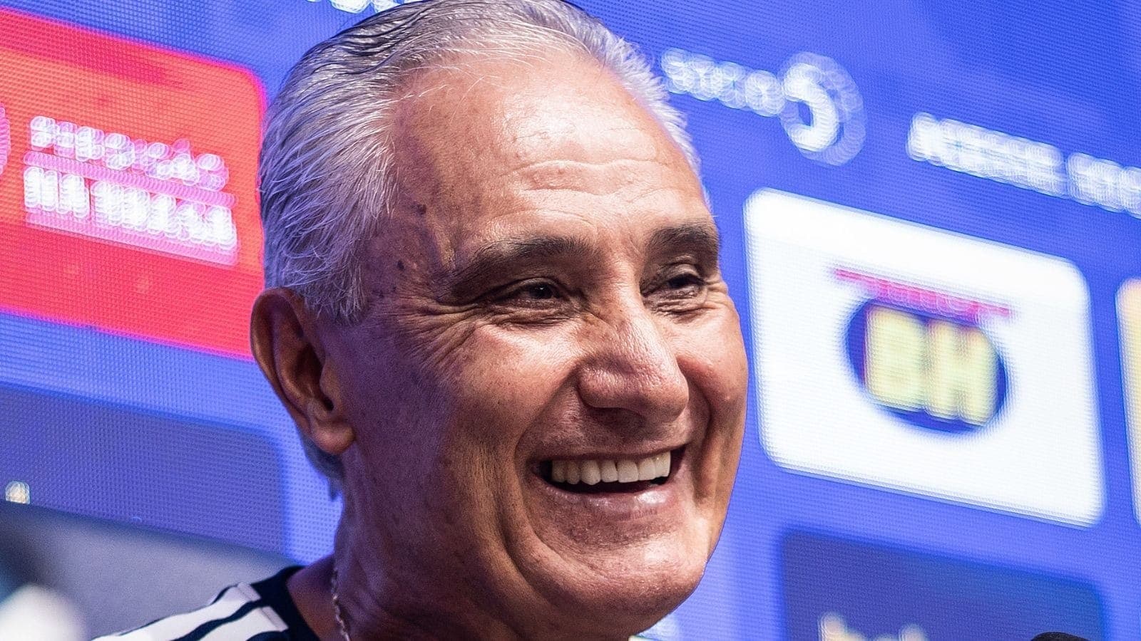 Tite durante apresentação oficial no Cruzeiro