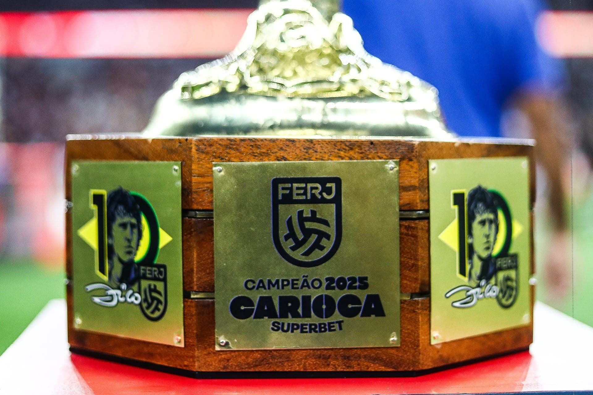 Base do troféu do Campeonato Carioca em 2025, vencido pelo Flamengo
