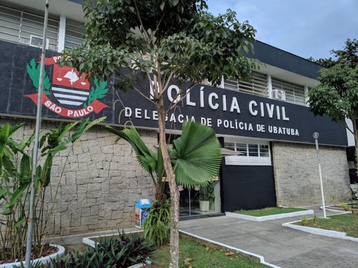Motociclista sem habilitação é detido pela PM no Saco da Ribeira, em Ubatuba