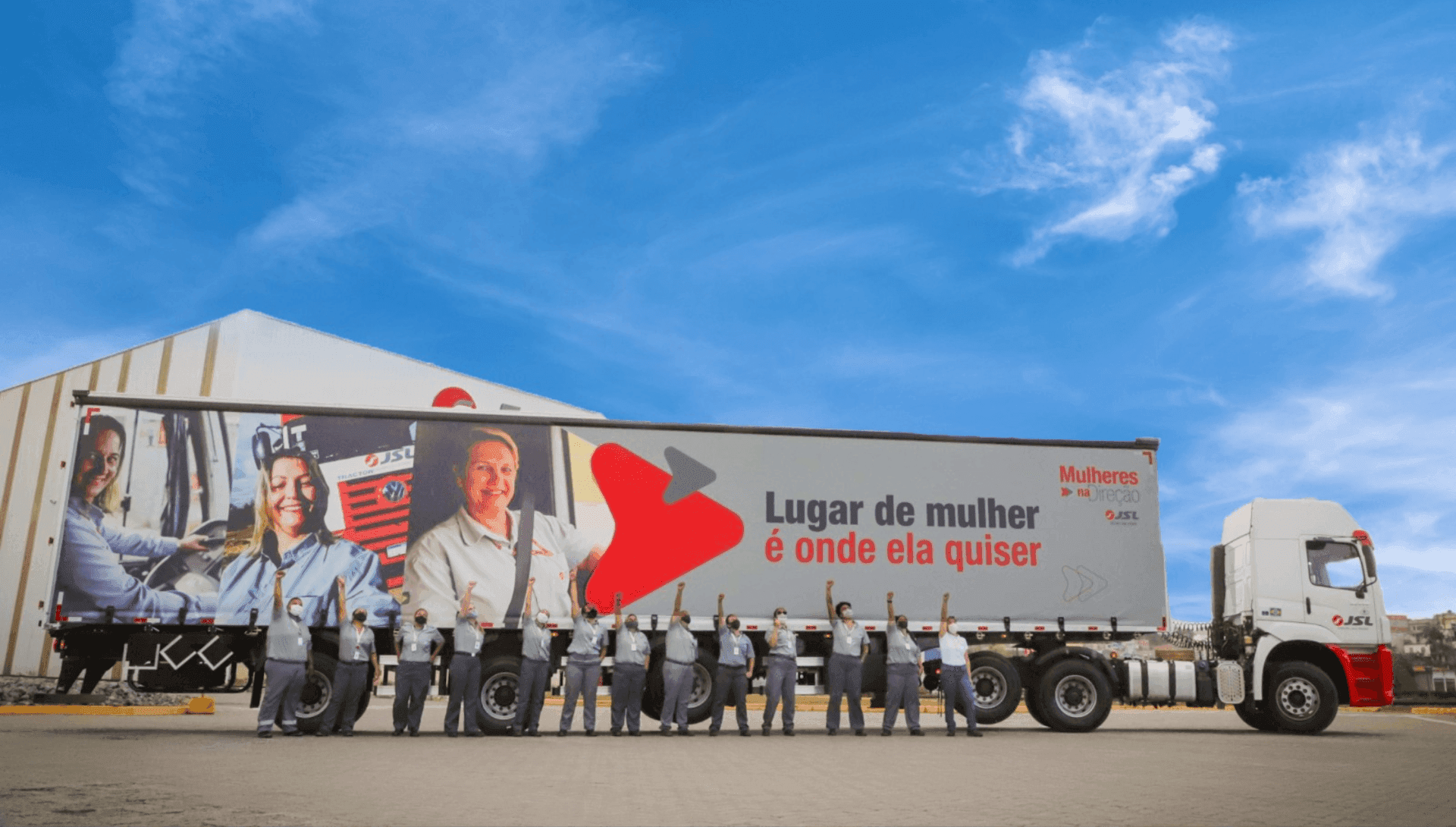 Iniciativa oferece formação completa para mulheres que desejam iniciar carreira como motoristas de caminhão