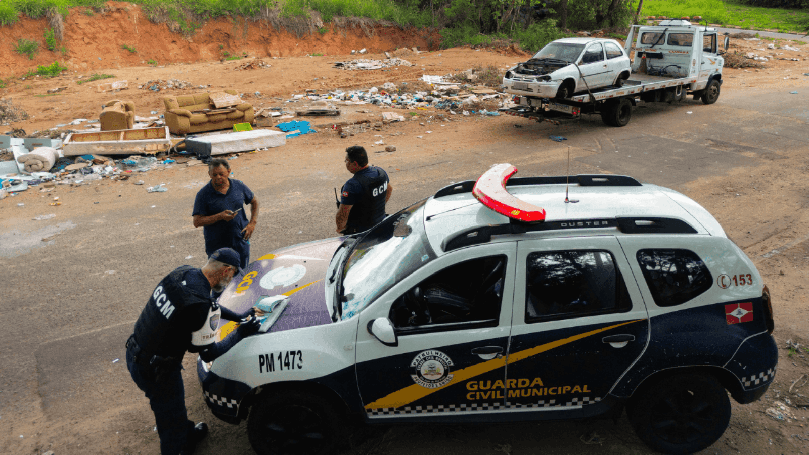 O local é conhecido pelo descarte irregular de lixo