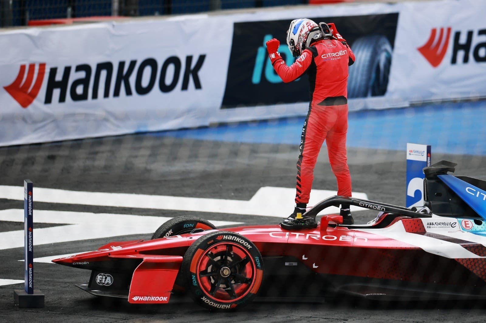 Nick Cassidy segura Mortara e vence o E-Prix do México da Fórmula E
