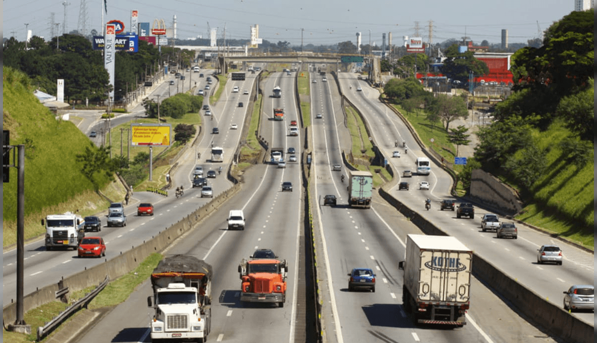 Trecho da marginal Dutra será interditado para obras de nova passarela em São José