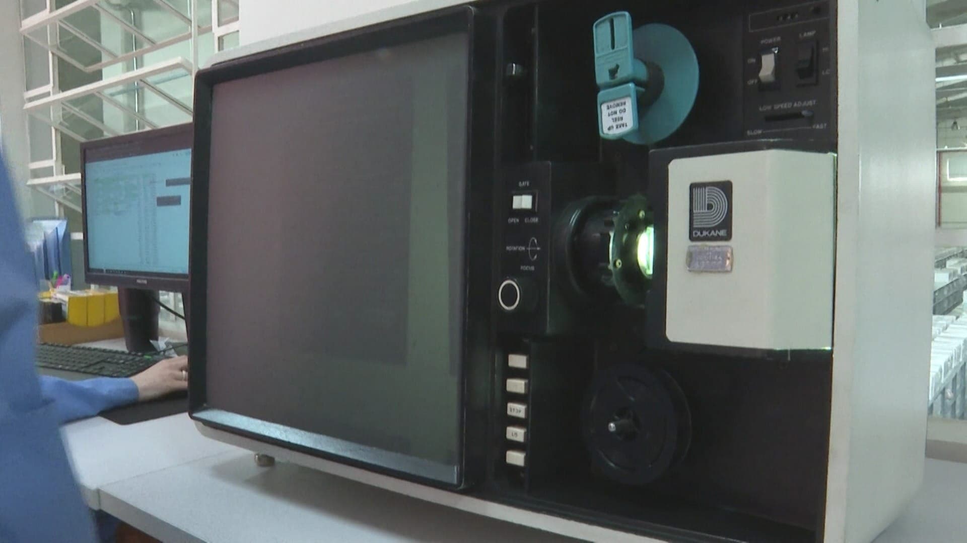 Especialista cria scanner para digitalizar documentos históricos no PR