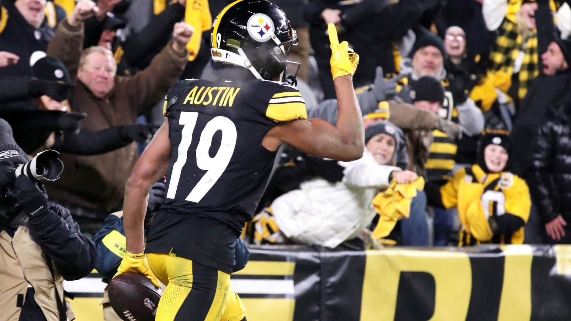 Steelers x Texans definem última vaga da segunda rodada dos playoffs da NFL