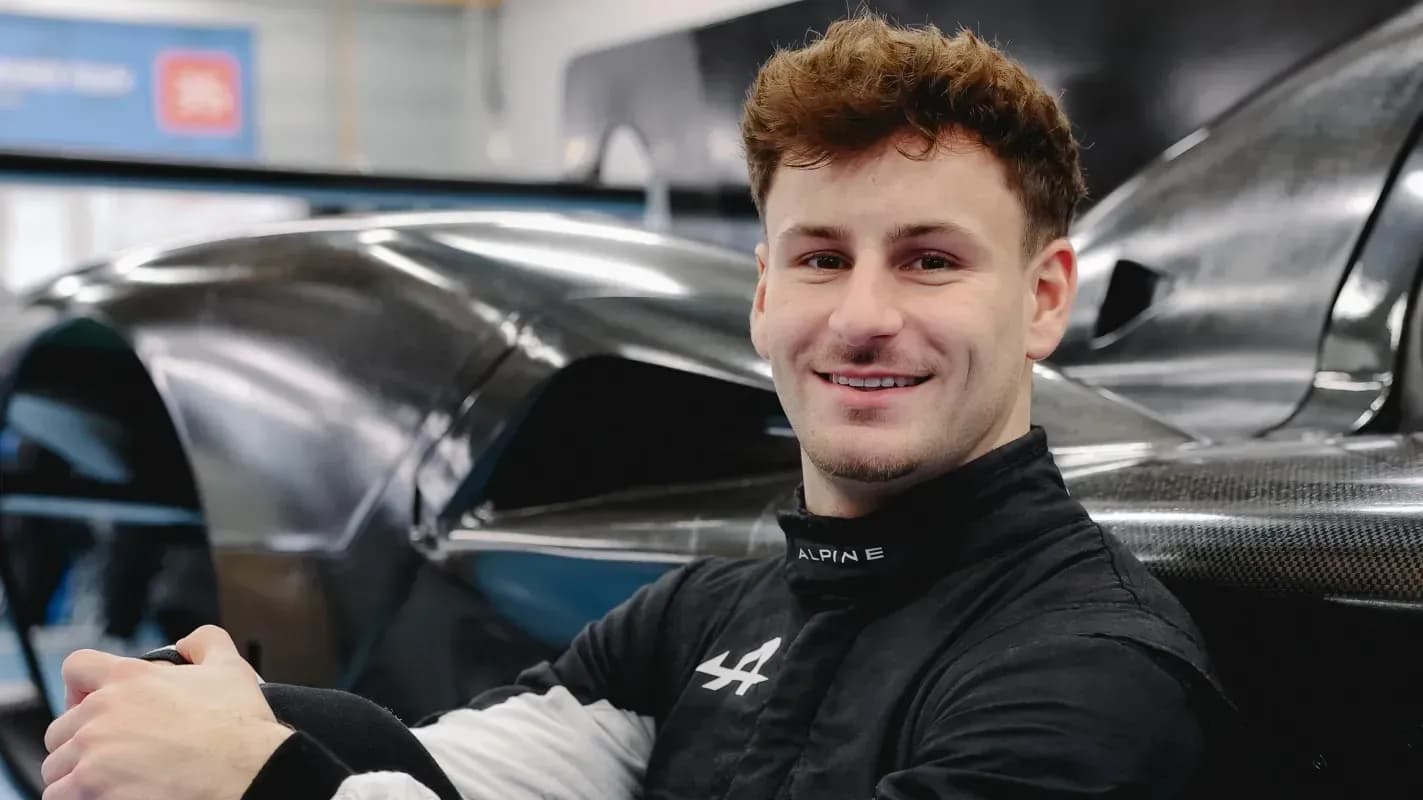 Victor Martins acerta com a Alpine para disputar a temporada de 2026 do WEC