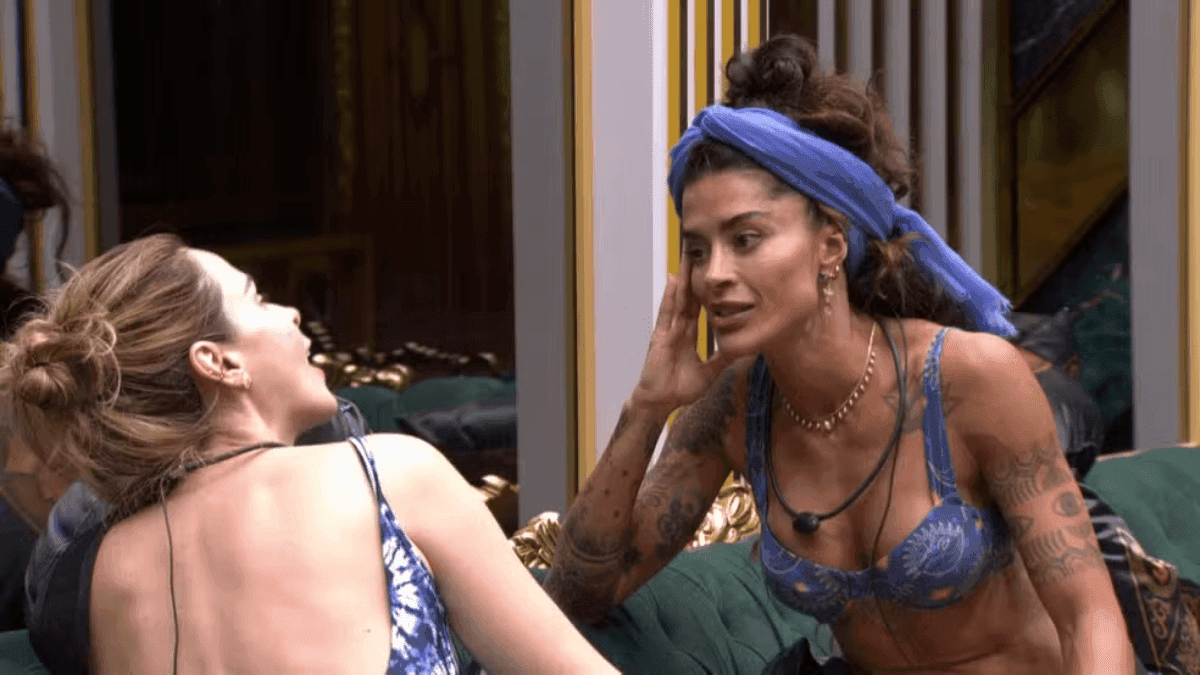 Aline Campos cobra de Ana Paula Renault