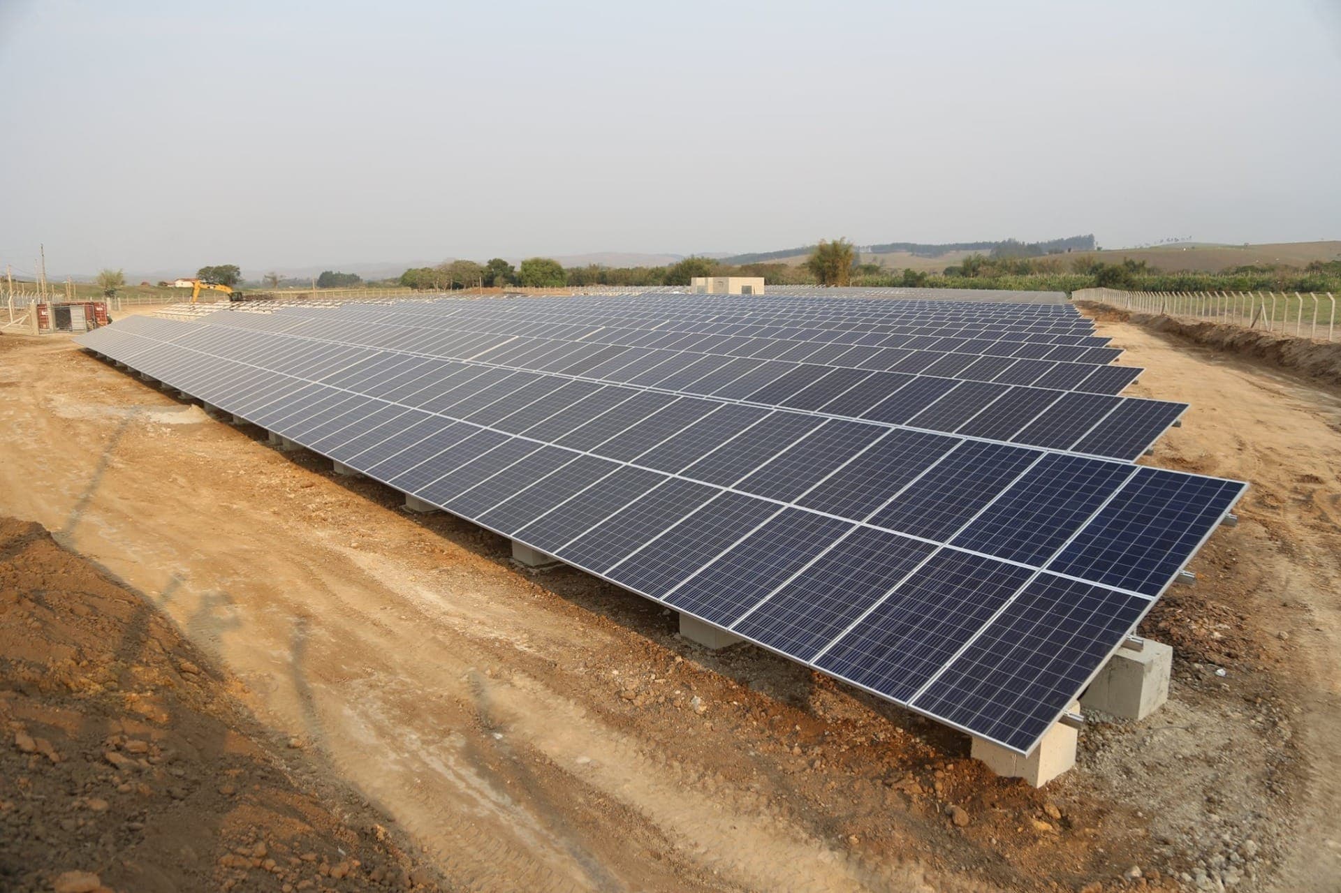 Cruzeiro inaugura usina de energia solar em escola municipal