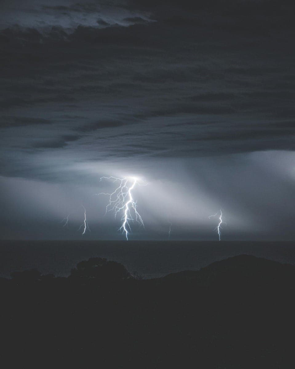 Inmet alerta para perigo de tempestade nesta terça (14) na região