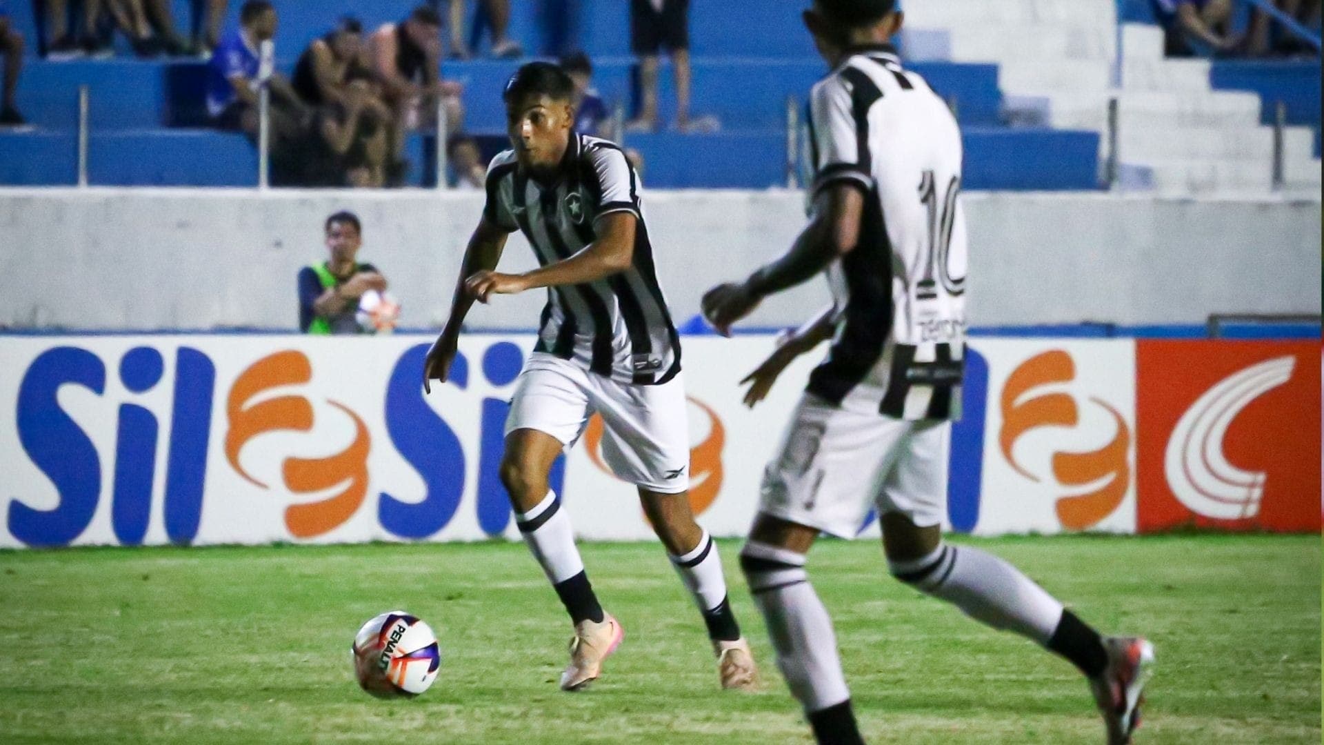 Botafogo relaciona nomes da base para estreia no Carioca 2026