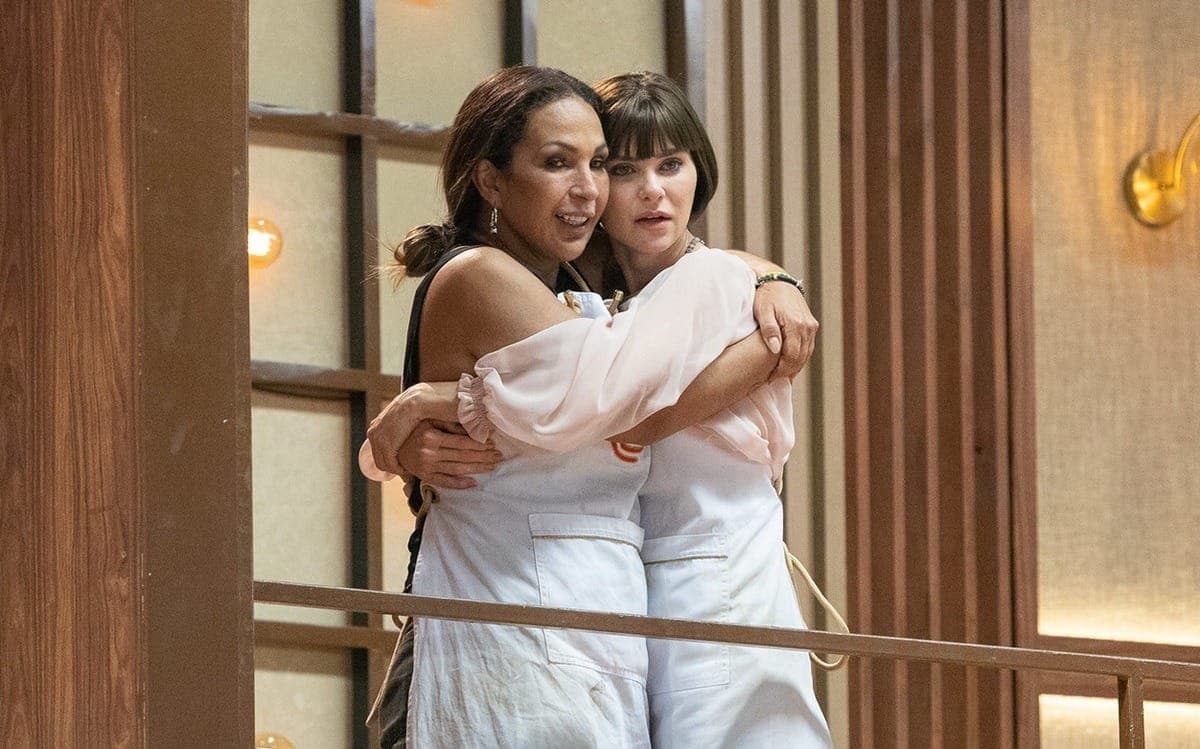 Valesca Popozuda e Julianne Trevisol no MasterChef