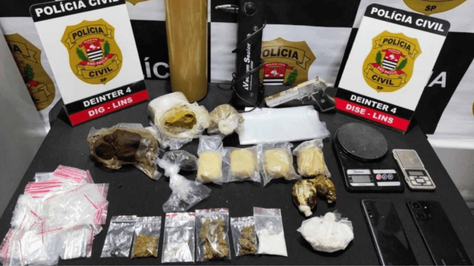As drogas foram avaliadas pela polícia em R$ 180 mil