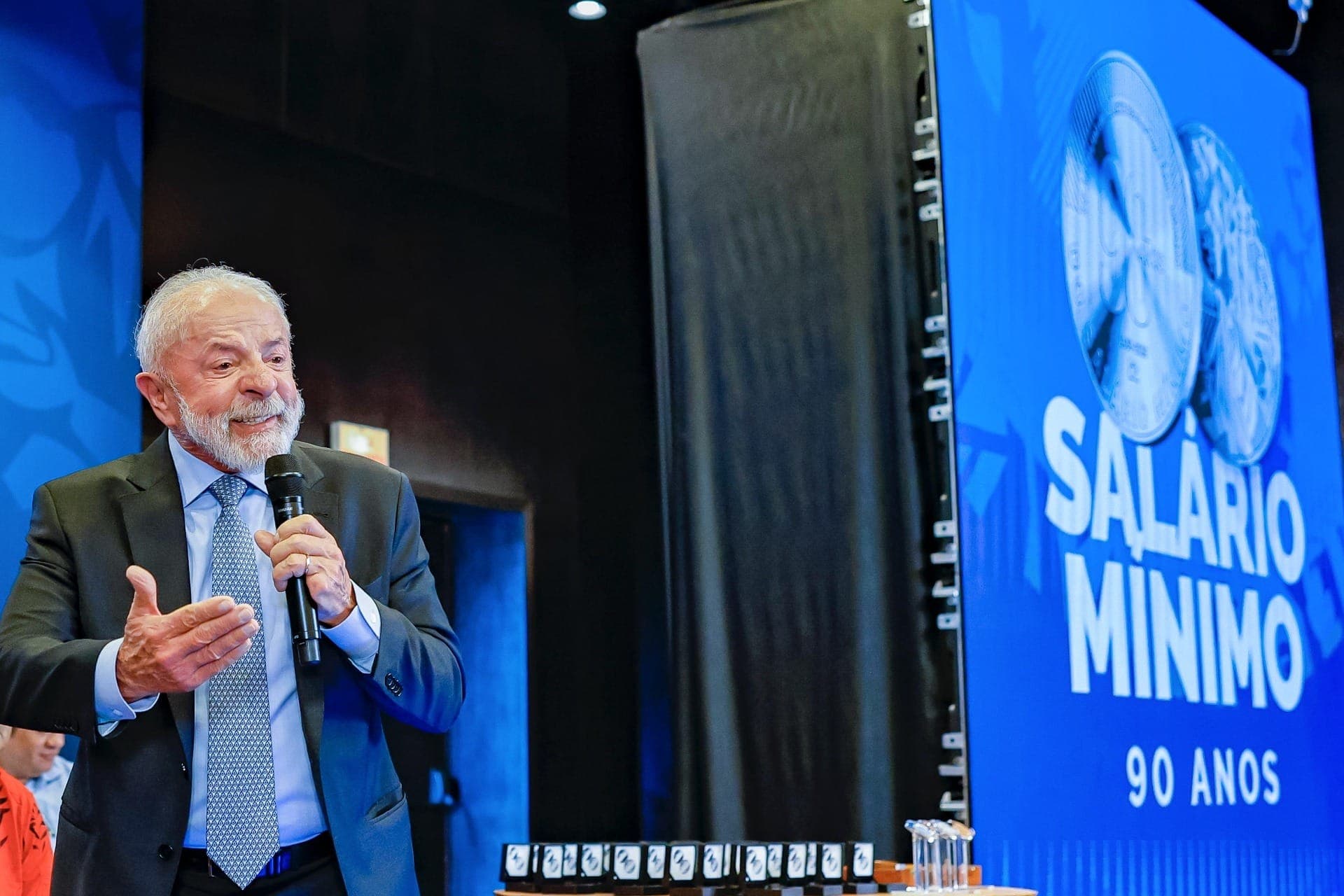 Lula discursa em evento que marcou 90 anos do salário mínimo