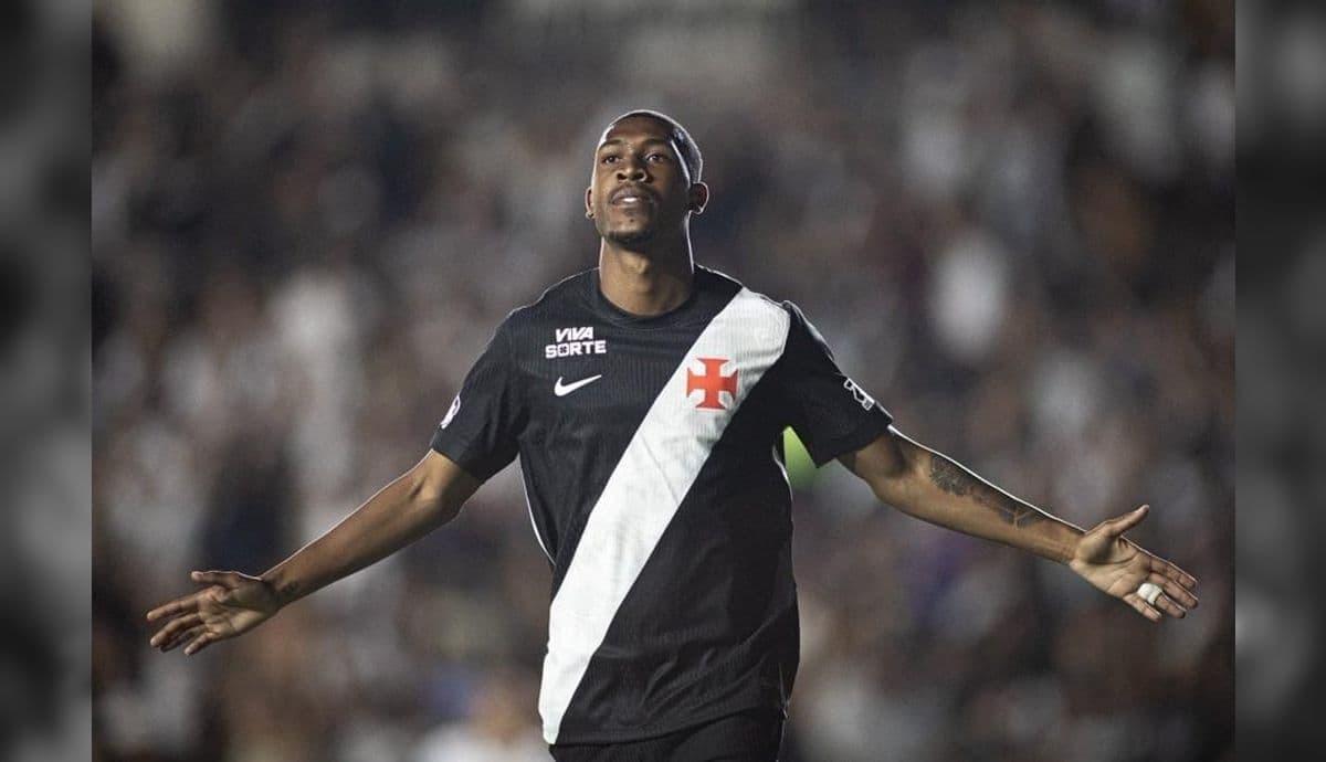 Rayan comemora gol marcado contra o Maricá, pelo Cariocão