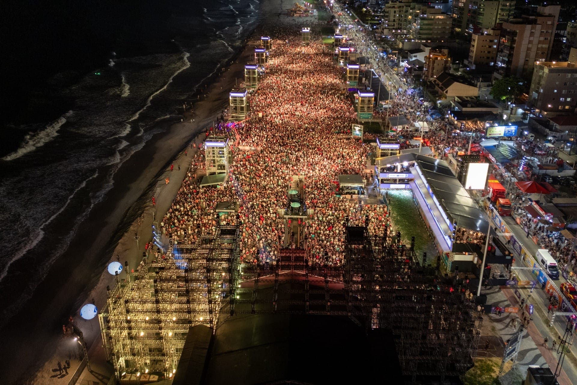 Roupa Nova leva 151 mil pessoas à praia de Caiobá, em Matinhos