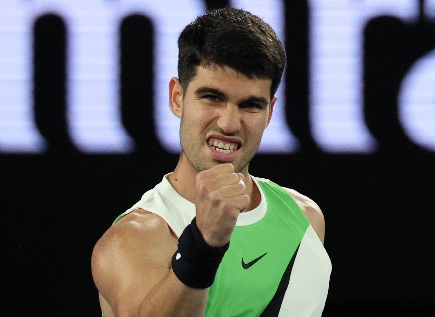 Carlos Alcaraz comemorando a vitória no Australian Open