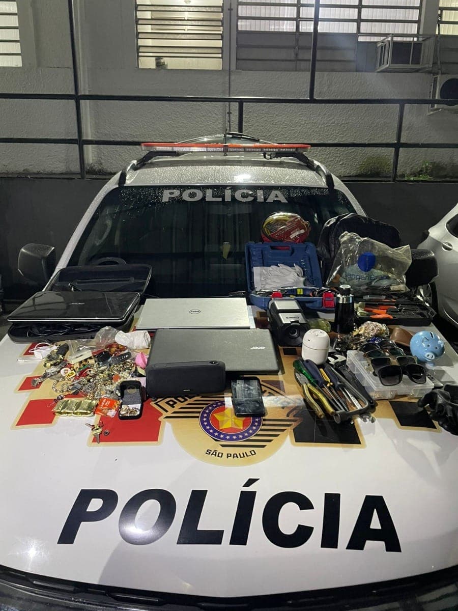 Dupla suspeita de furtos em Pindamonhangaba é detida pela Polícia