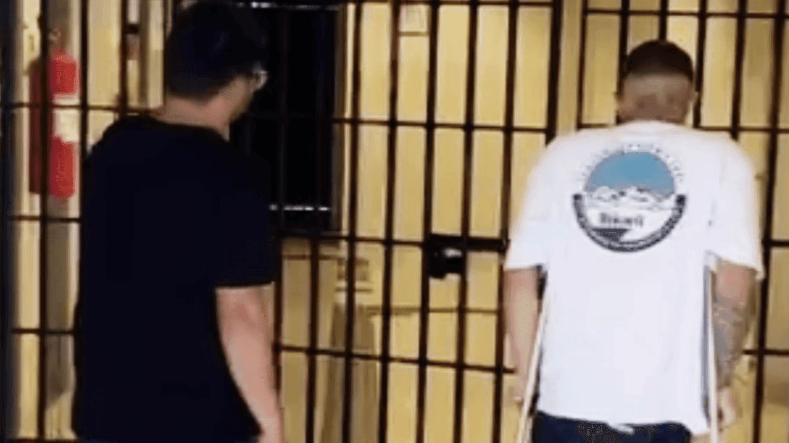 A Polícia informou que o suspeito usou uma pistola