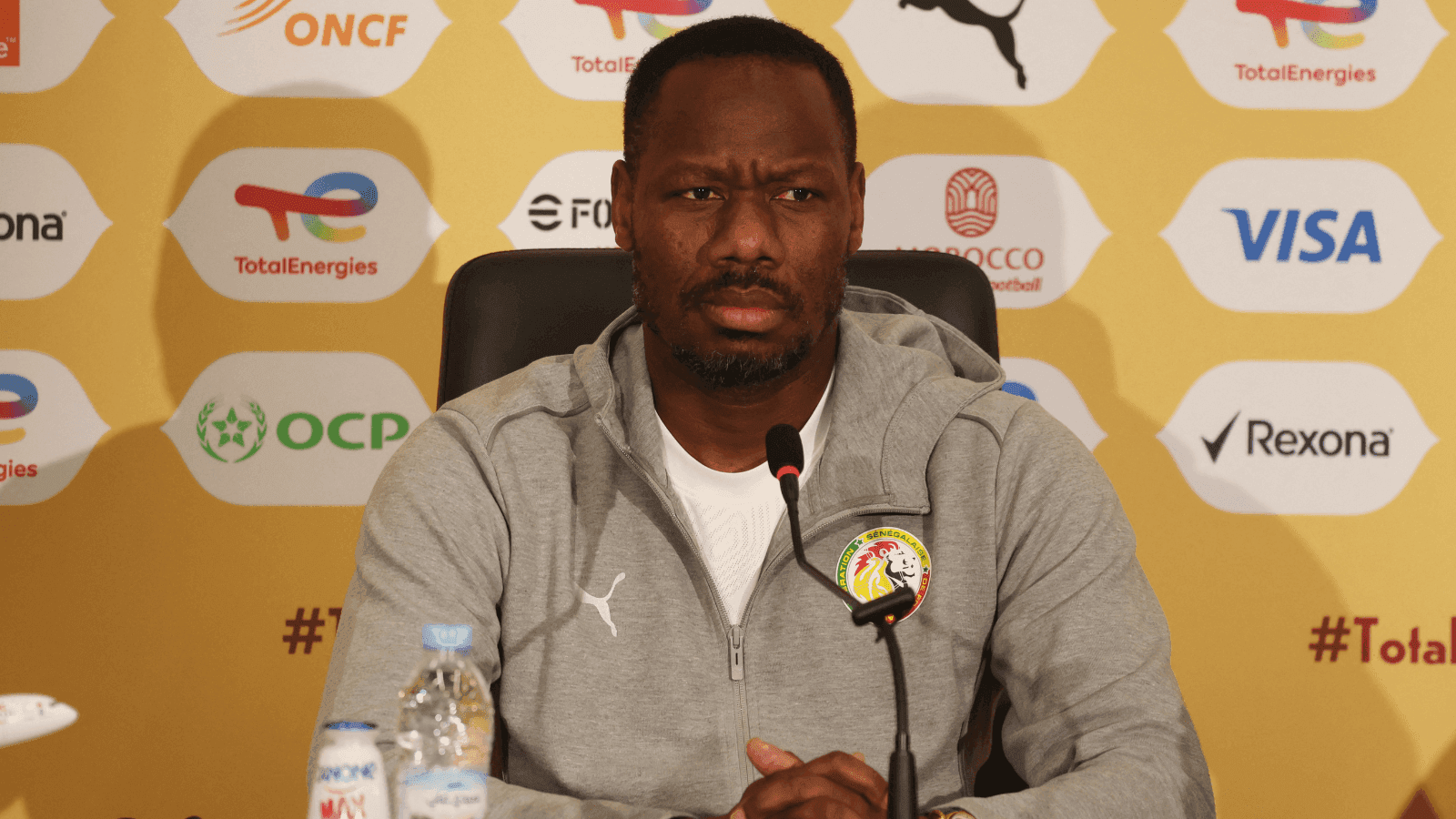 Técnico de Senegal é vaiado na coletiva de imprensa