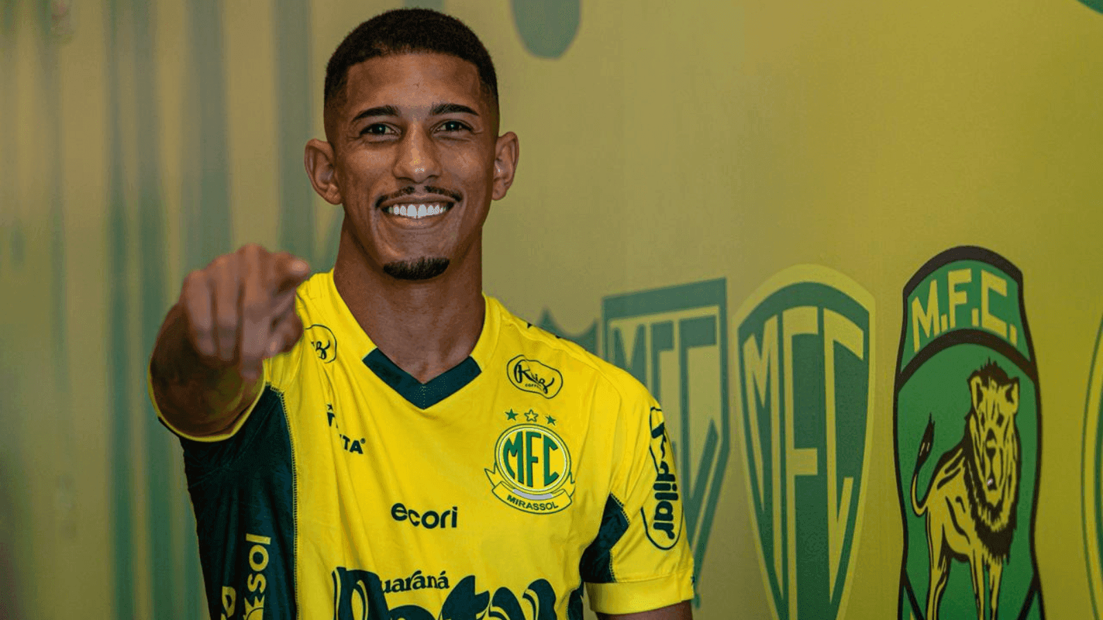 Formiga tem passagens por juventude, Corinthians e Cruzeiro