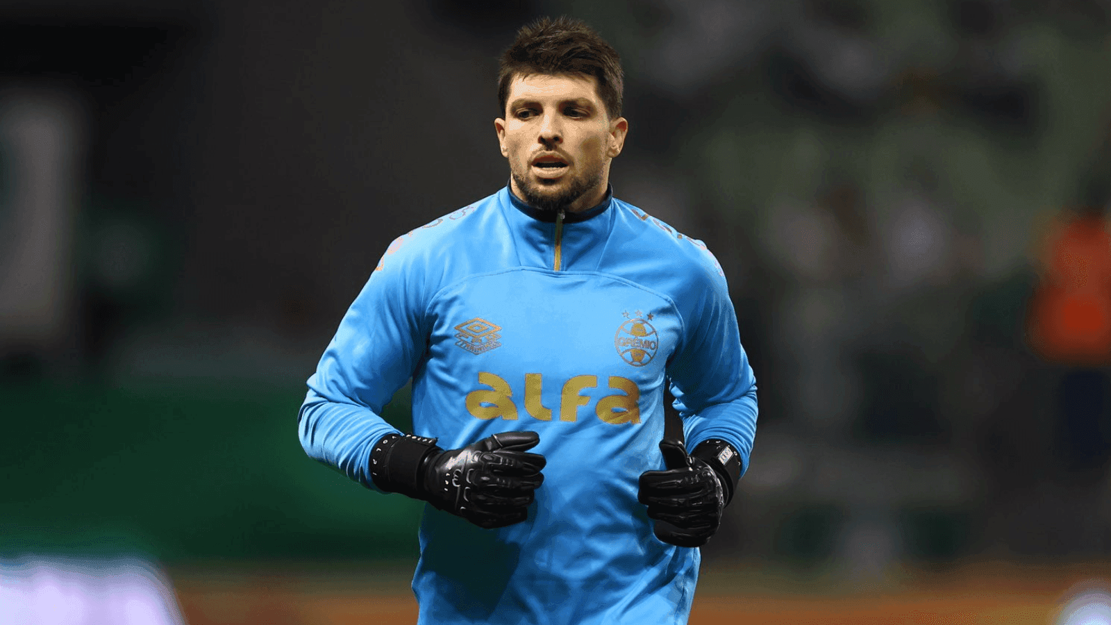 Tiago Volpi em ação pelo Grêmio em 2025