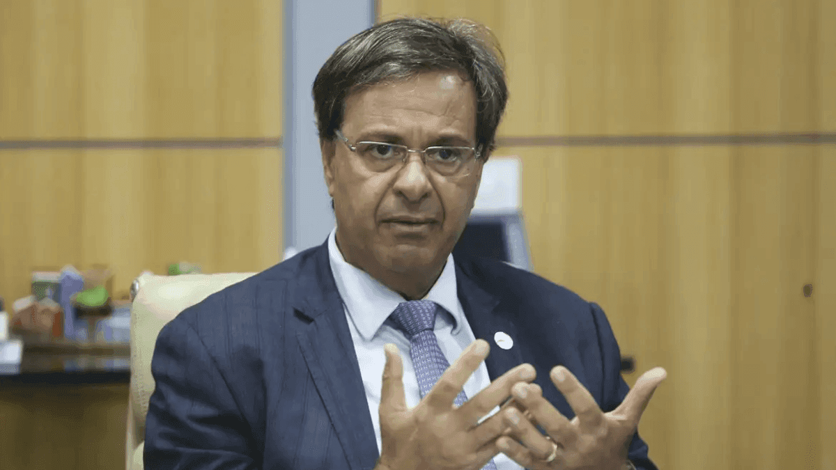 Ministro de Bolsonaro que tentou obter passaporte para Mauro Cid deixa o PL