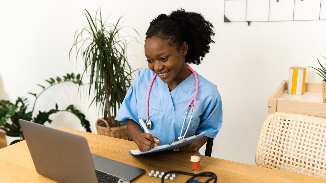 Telemedicina no SUS usa conectividade para ampliar o acesso ao atendimento médico