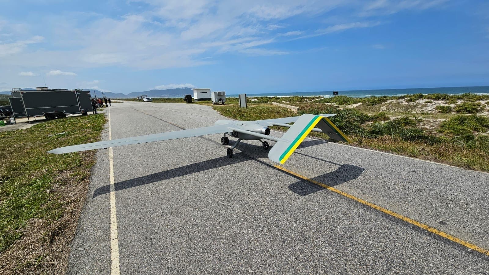 Voo pioneiro de drone com turbina a jato, fabricada por empresa de São José