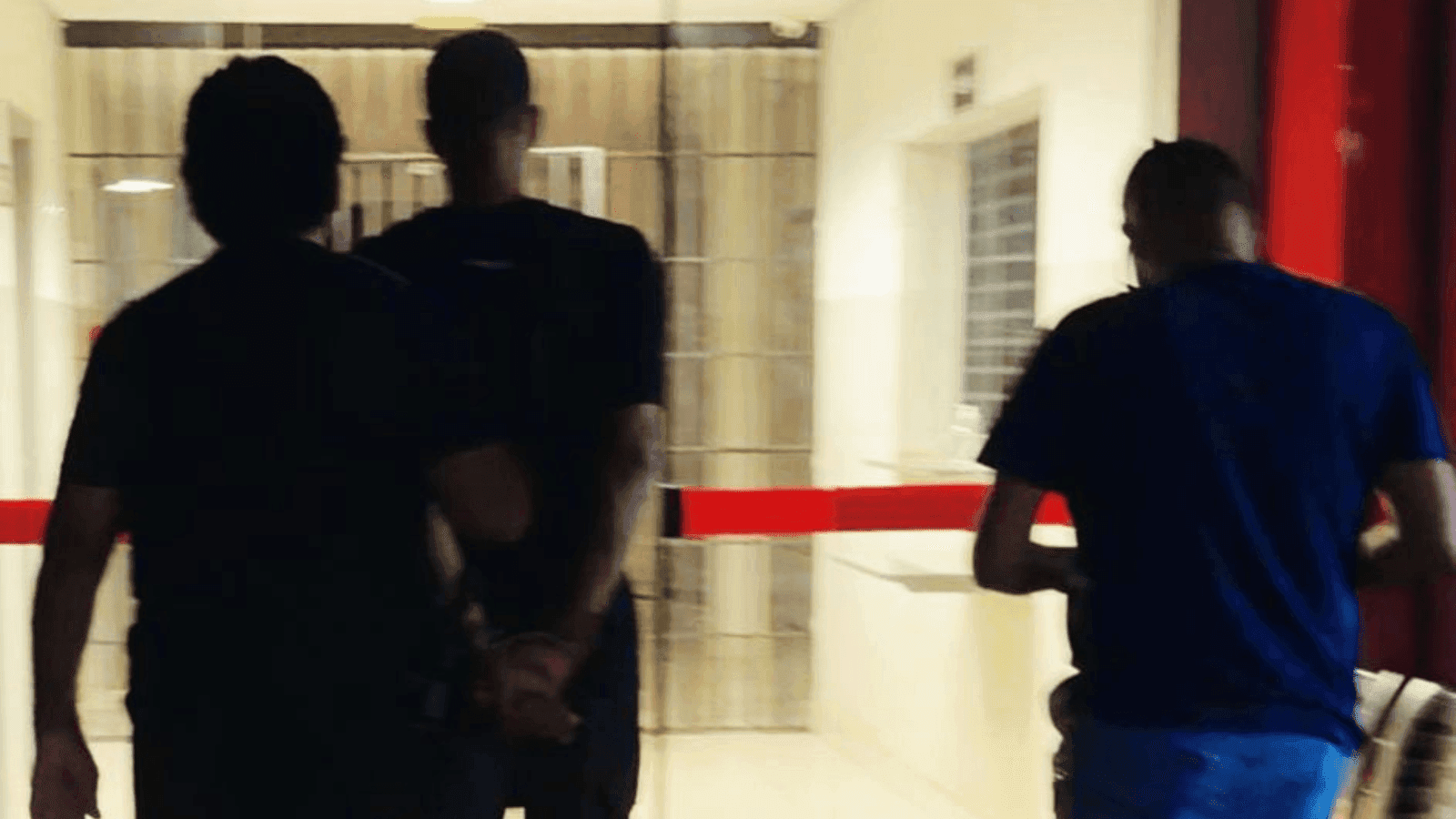 A polícia informou que a vítima também sofreu abusos sexuais